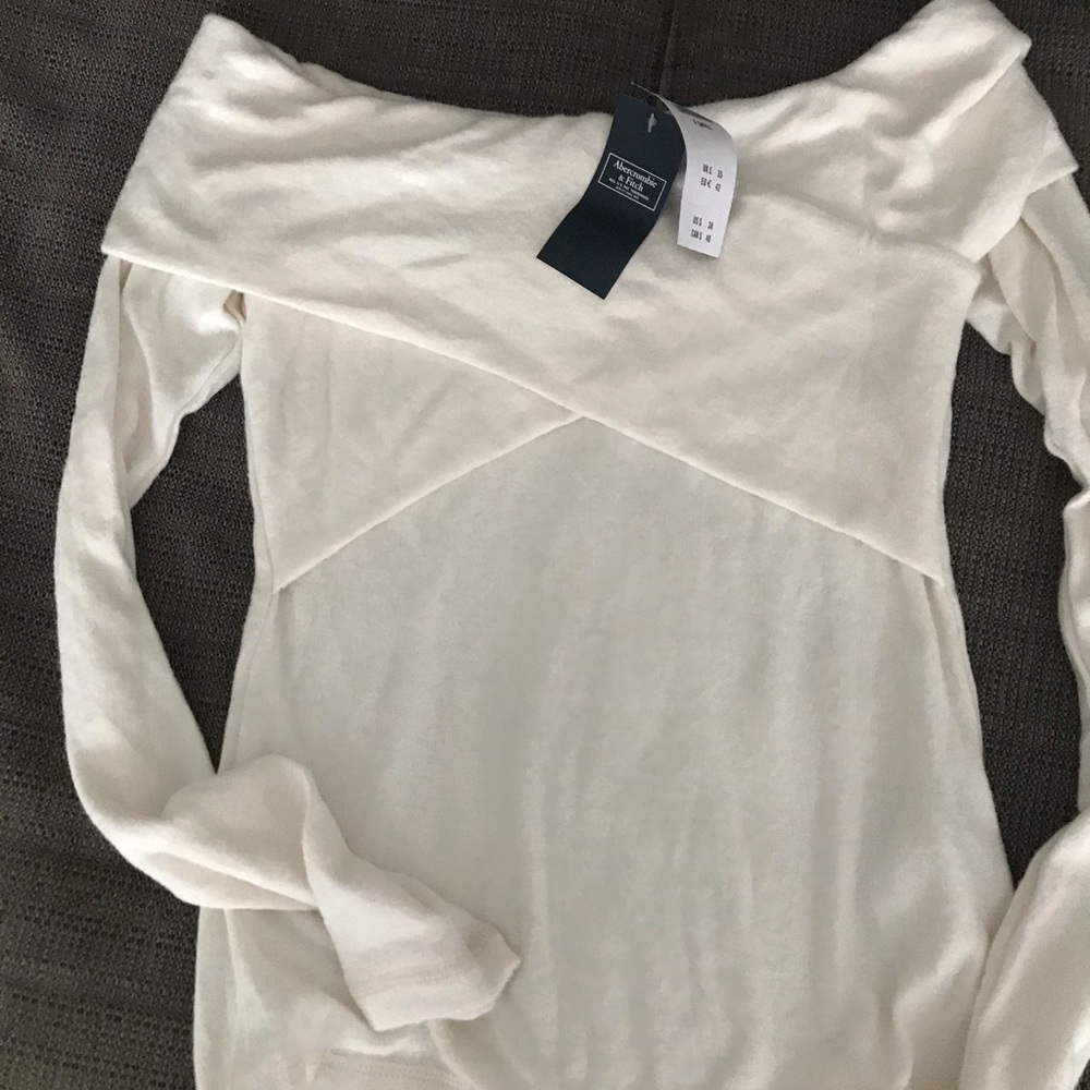 Women’s Abercrombie and Fitch sweater